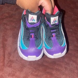 7c Toddler Nikes